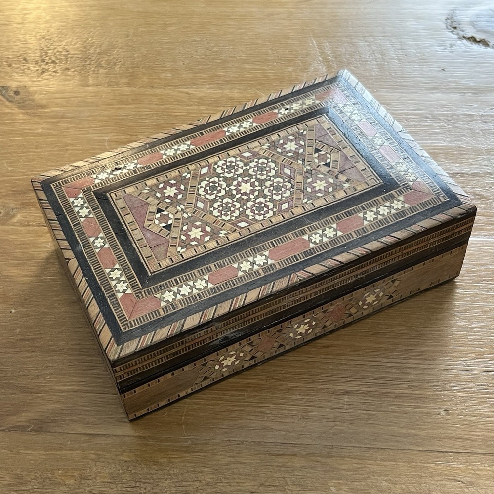 Vintage Handmade Inlaid‎ Wood Mosaic Marquetry Jewelry Trinket Box Artisan